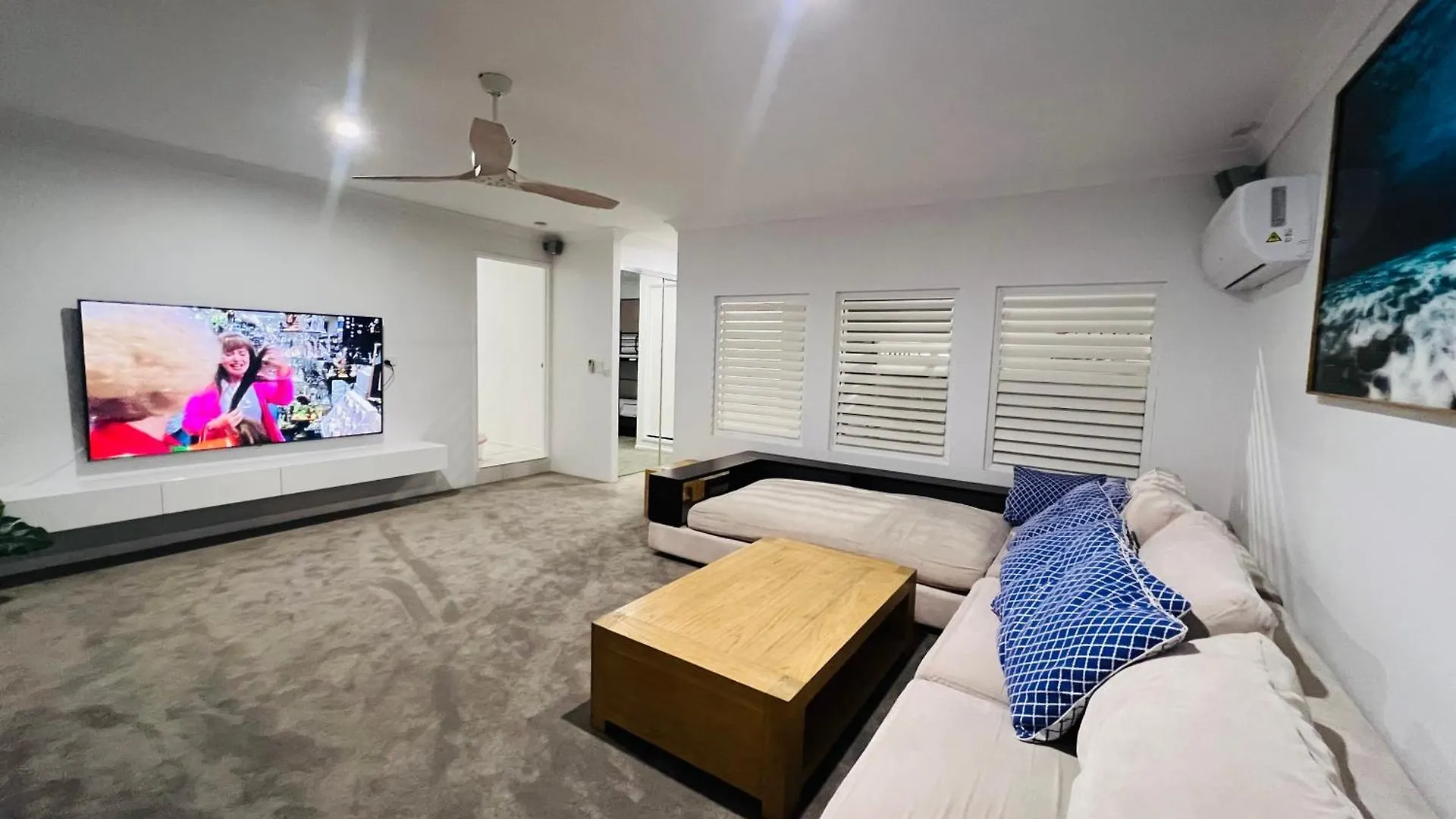 Reflections Broadbeach- Heated Pool! Complete Waterfront Entertainer With Huge Deck, Pool Table And Pontoon غولد كوست بيت للعطل