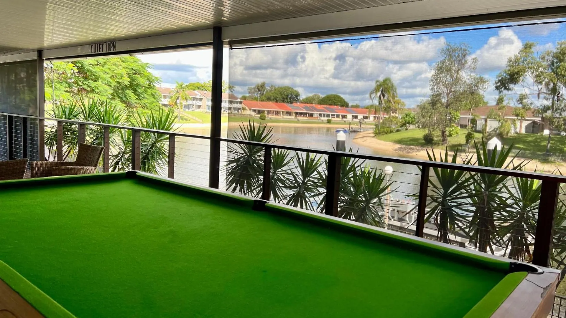 Reflections Broadbeach- Heated Pool! Complete Waterfront Entertainer With Huge Deck, Pool Table And Pontoon غولد كوست أستراليا