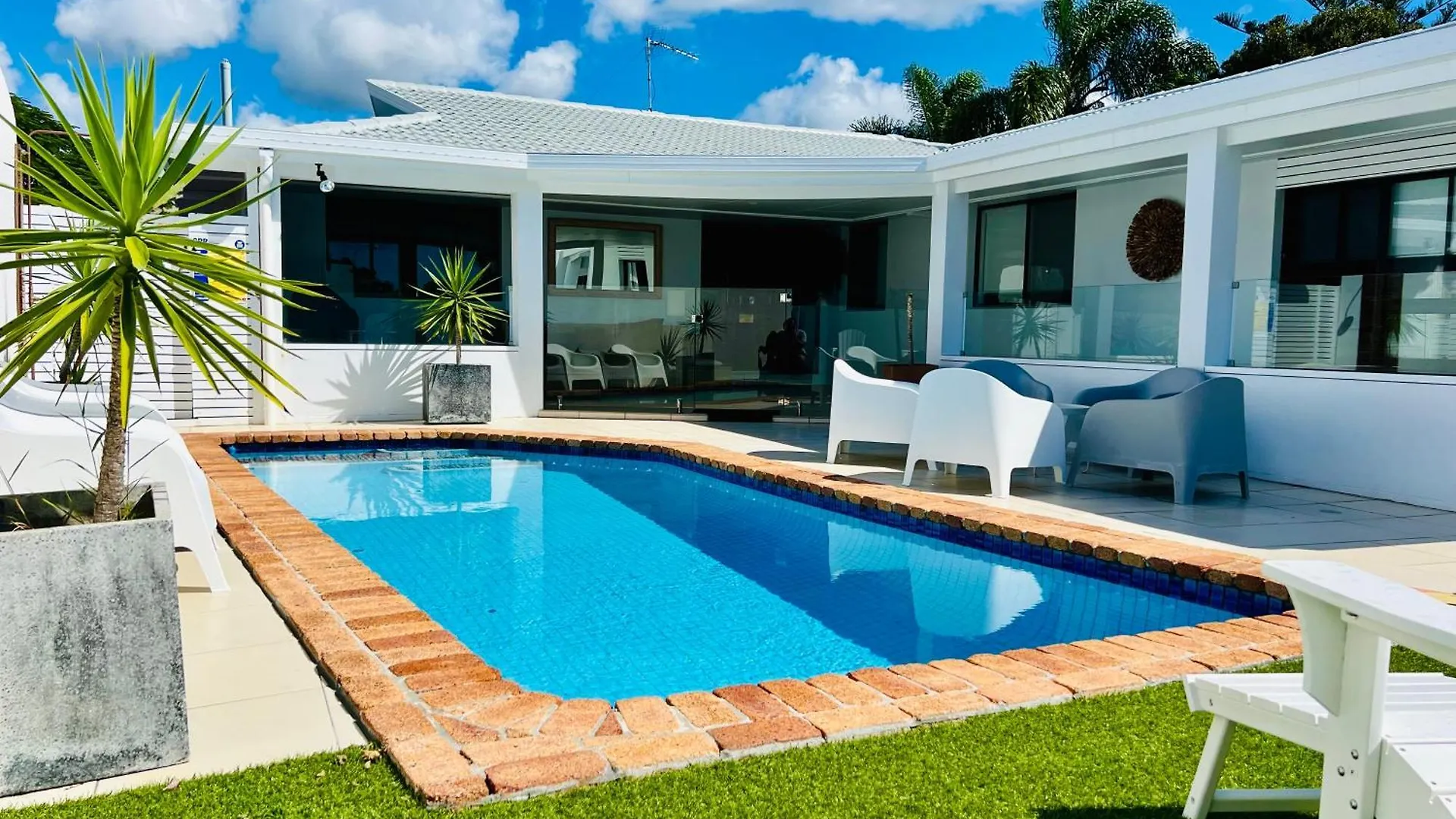 Reflections Broadbeach- Heated Pool! Complete Waterfront Entertainer With Huge Deck, Pool Table And Pontoon غولد كوست 0*,
