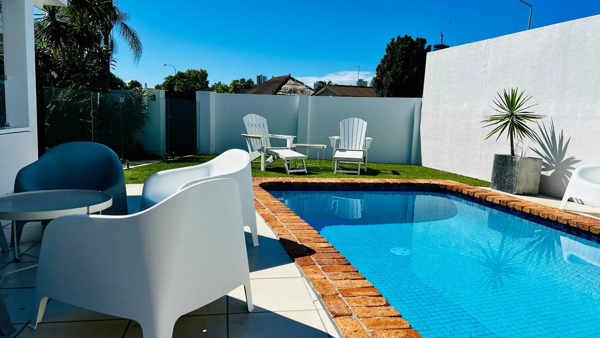 بيت للعطل Reflections Broadbeach- Heated Pool! Complete Waterfront Entertainer With Huge Deck, Pool Table And Pontoon غولد كوست أستراليا