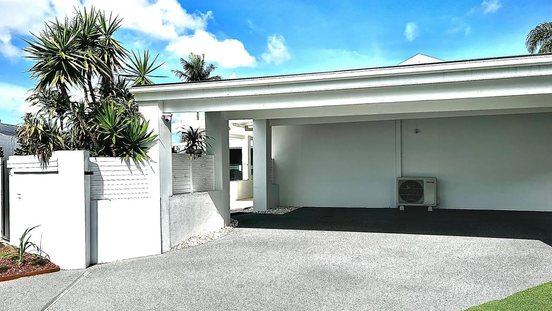 Reflections Broadbeach- Heated Pool! Complete Waterfront Entertainer With Huge Deck, Pool Table And Pontoon Gold Coast